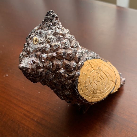 Cute little glittery Wooden Owl can be hung as an Ornament or sits on a table. - Picture 3 of 16